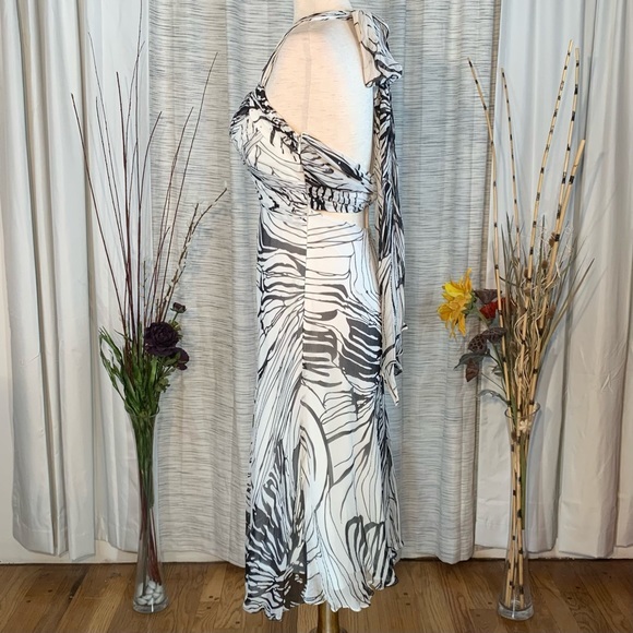 Laura Vann white with black flowers halter A-line dress. - Picture 6 of 16